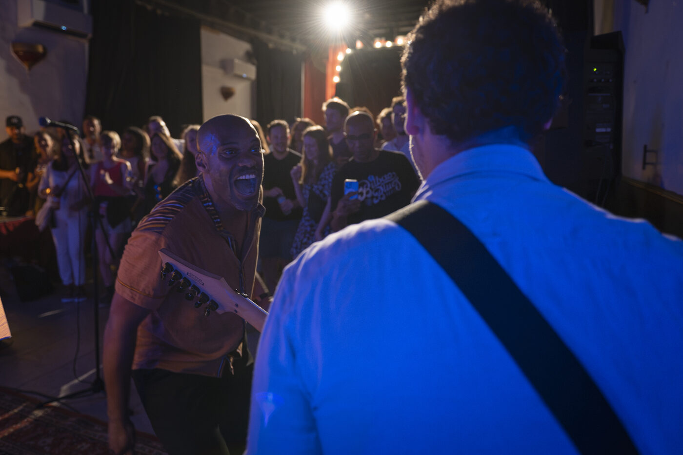 Clément Esso et le guitariste, concert RAI