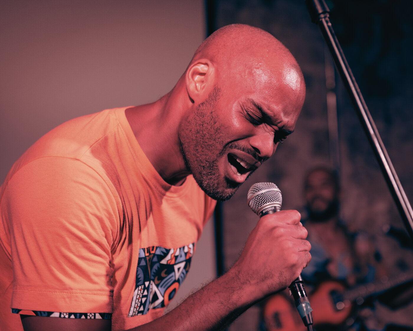 Clément Esso au chant, premier concert